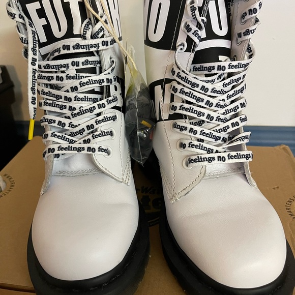 DR MARTENS X THE SEX PISTOLS WOMENS 1490 BOOTS - Picture 12 of 13